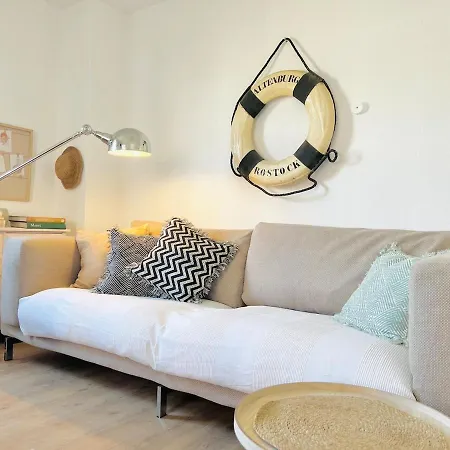 Kleine Lotta Mit Terrasse 海利根港