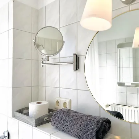 Kleine Lotta Mit Terrasse 公寓 海利根港